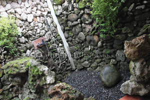 kamar mandi alam terbuka