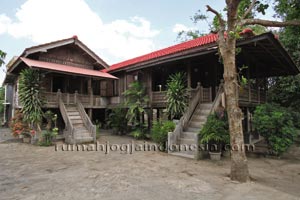 Griya Panggung Pusponegaran