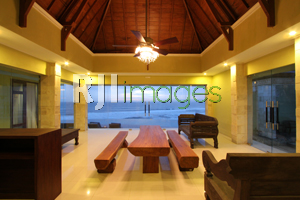 Queen of The South Beach Resort