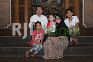 Agung W. Utomo beserta keluarga