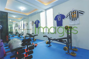 Aplikasi dinding cermin hadirkan kesan luas pada ruang gym