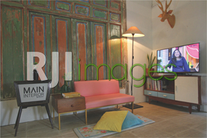 Aplikasi furnitur lawas dengan sentuhan warna kekinian