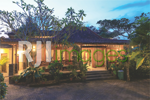 Bangunan Joglo utama bernuansa kental Jawa