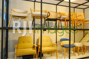 Display beberapa produk chair & stool