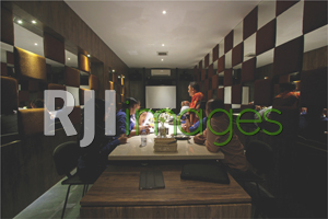 Meeting room dengan konsep private & elegan