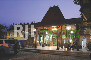 PURI SIDIKAN HOMESTAY Harmonisasi Jawa Heritage Yang Modern