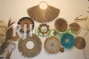 Pernak-pernik wall decor bergaya bohemian