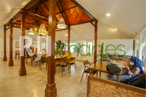 Pas Podjok Coffee & Eatery