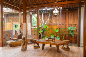 Sudut klasik khas rumah Jawa di area pendopo tengah