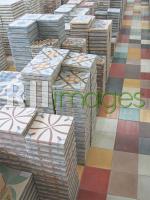 Beberapa tegel motif ready stock & aplikasi tegel polos