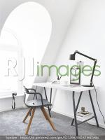 Contoh penempatan aksesoris personal diatas meja kerja