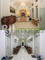 Resepsionis dan Selasar Hotel Besar Purwokerto